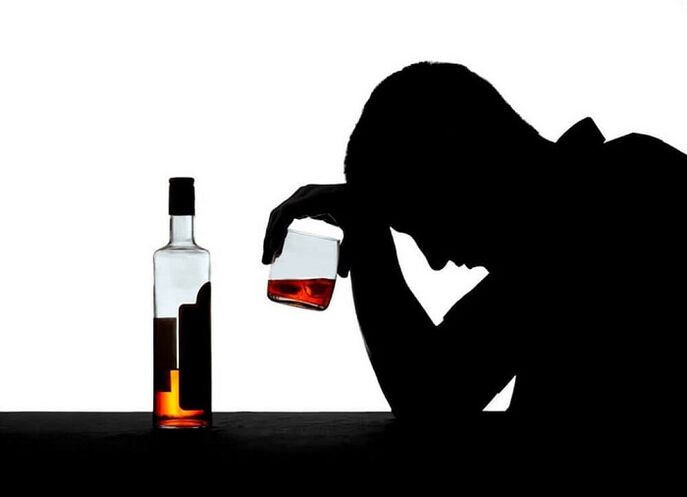 un home con adicción ao alcol como axudar a deixar de beber