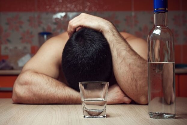 Alcoholismo masculino, levando a consecuencias mortais para o corpo