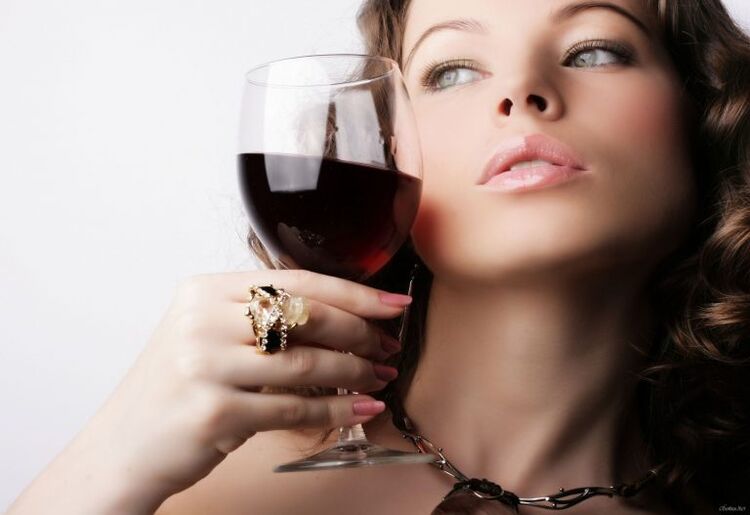 Unha muller rica tamén é susceptible ao alcoholismo